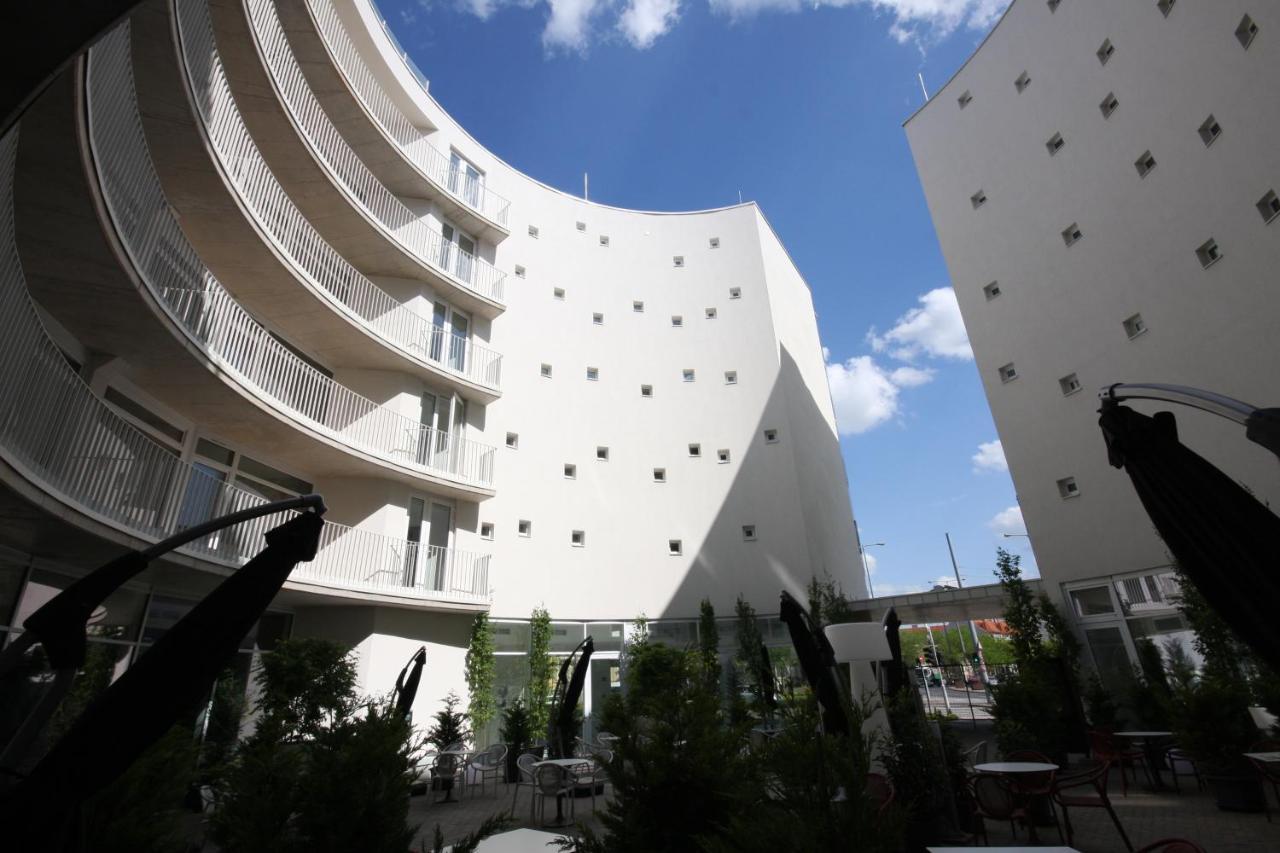 Parizs Garden Apartments デブレツェン エクステリア 写真