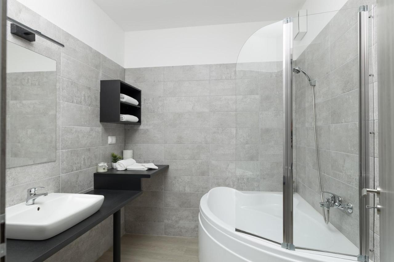Parizs Garden Apartments デブレツェン エクステリア 写真